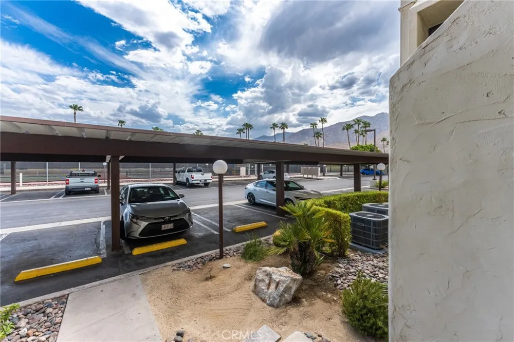 1655 E Palm Canyon #708 Palm Springs, CA 92264