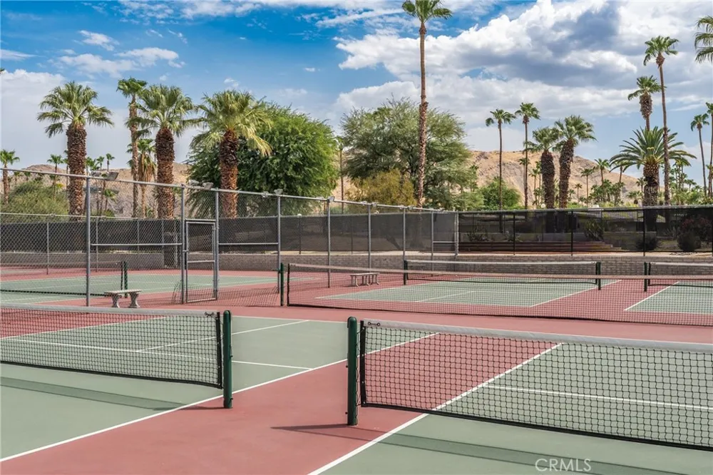 1655 E Palm Canyon #708 Palm Springs, CA 92264