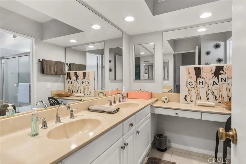 1655 E Palm Canyon #708 Palm Springs, CA 92264