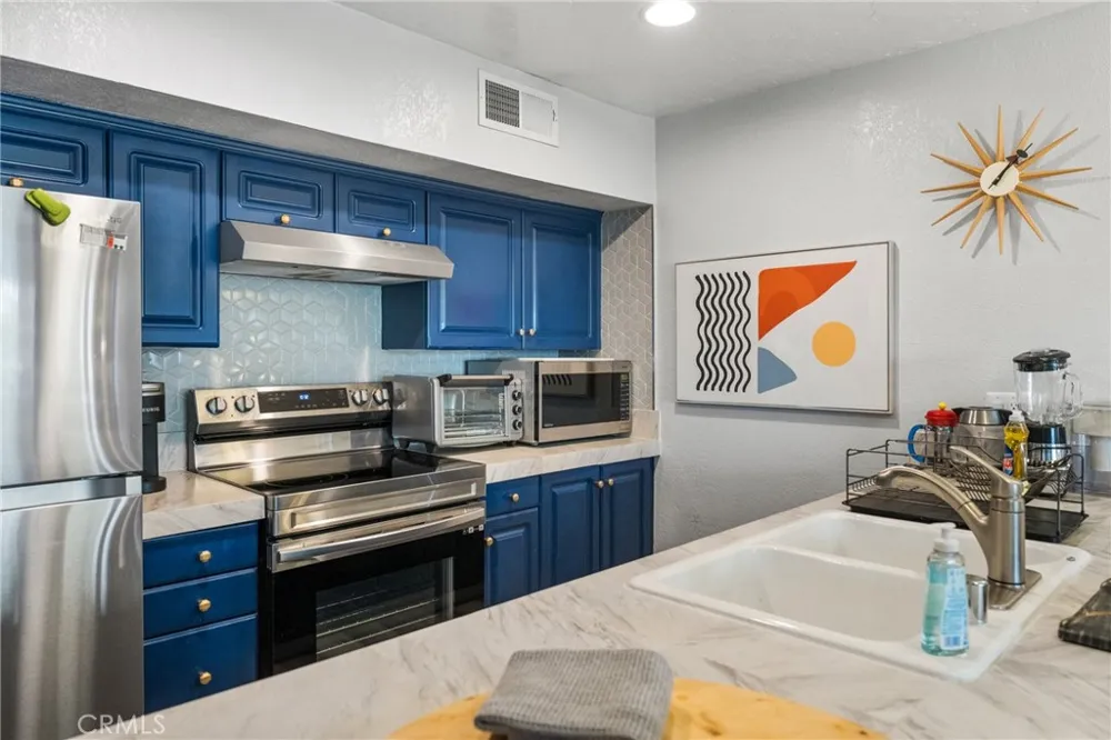 1655 E Palm Canyon #708 Palm Springs, CA 92264