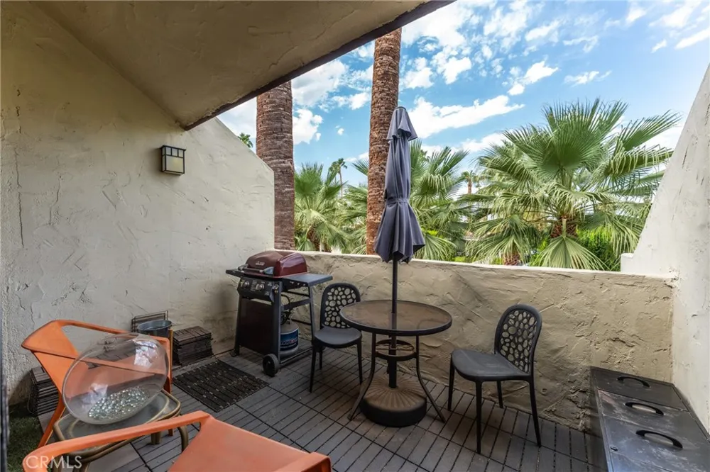 1655 E Palm Canyon #708 Palm Springs, CA 92264