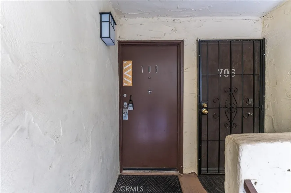 1655 E Palm Canyon #708 Palm Springs, CA 92264
