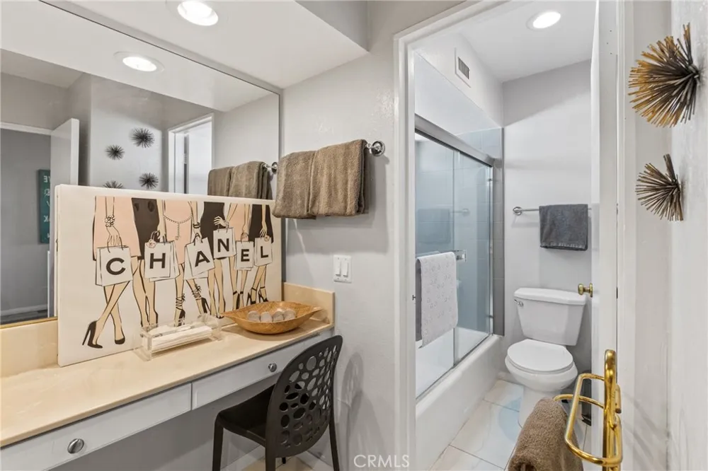 1655 E Palm Canyon #708 Palm Springs, CA 92264