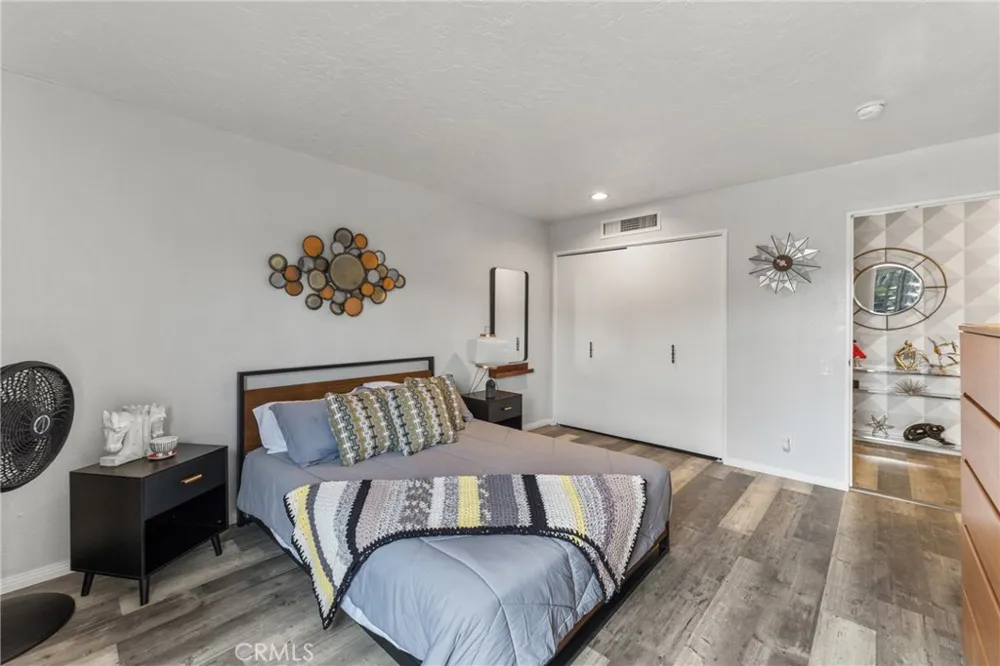 1655 E Palm Canyon #708 Palm Springs, CA 92264