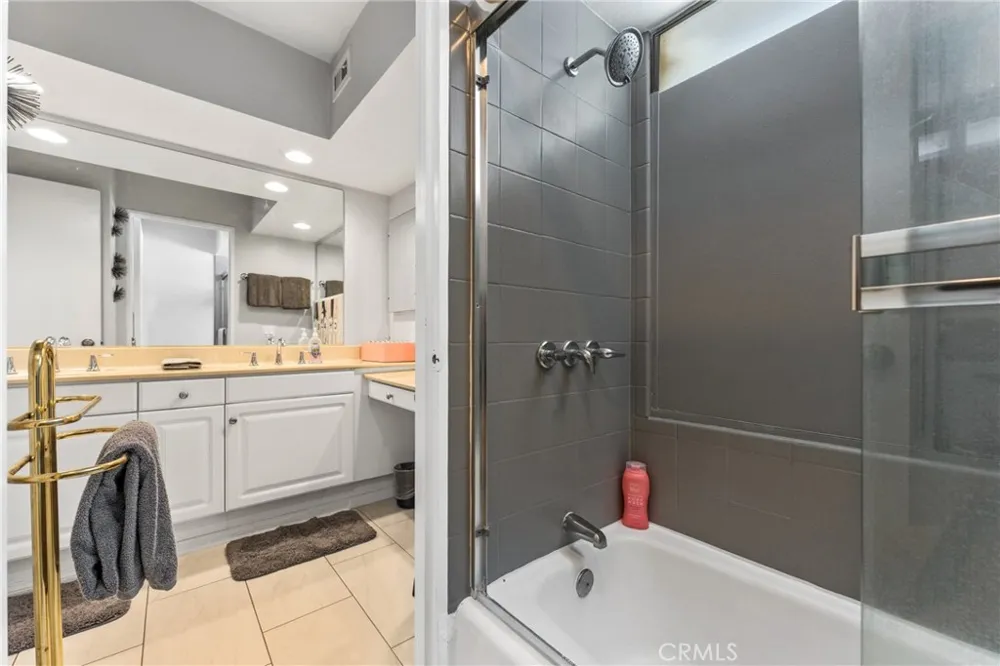 1655 E Palm Canyon #708 Palm Springs, CA 92264
