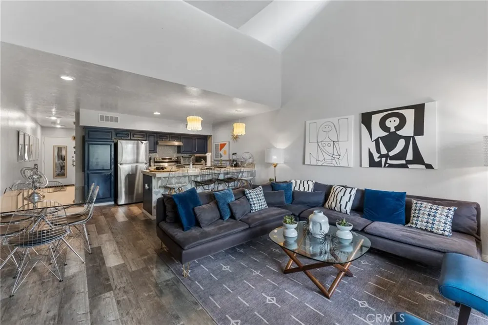 1655 E Palm Canyon #708 Palm Springs, CA 92264