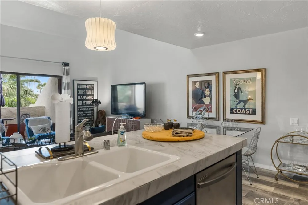 1655 E Palm Canyon #708 Palm Springs, CA 92264