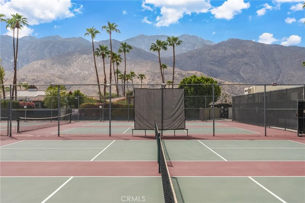 1655 E Palm Canyon #708 Palm Springs, CA 92264