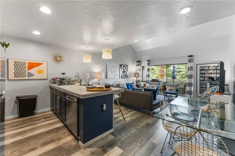 1655 E Palm Canyon #708 Palm Springs, CA 92264