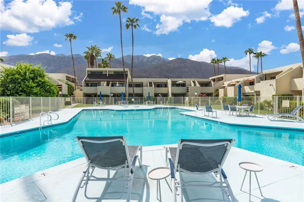 1655 E Palm Canyon #708 Palm Springs, CA 92264