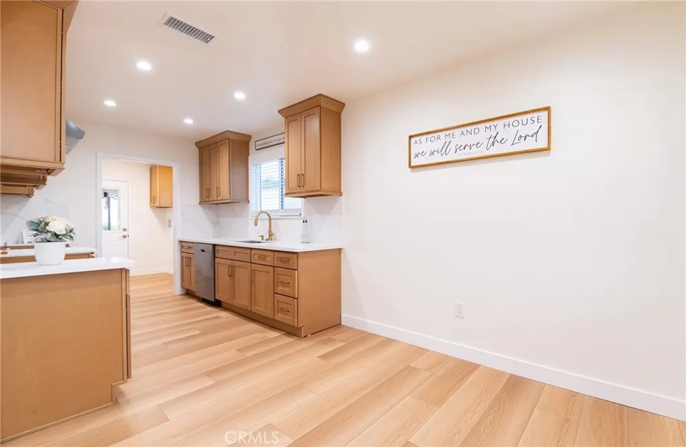 820 W Harding Montebello, CA 90640