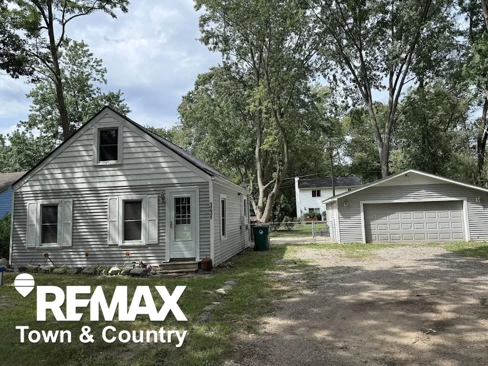 3238 Newton Road Commerce Charter Township, MI 48382