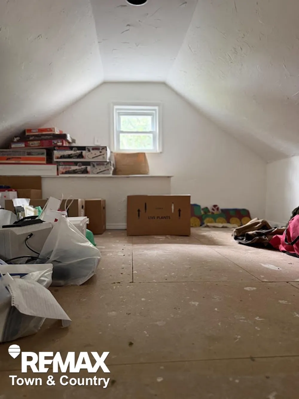 3238 Newton Road Commerce Charter Township, MI 48382