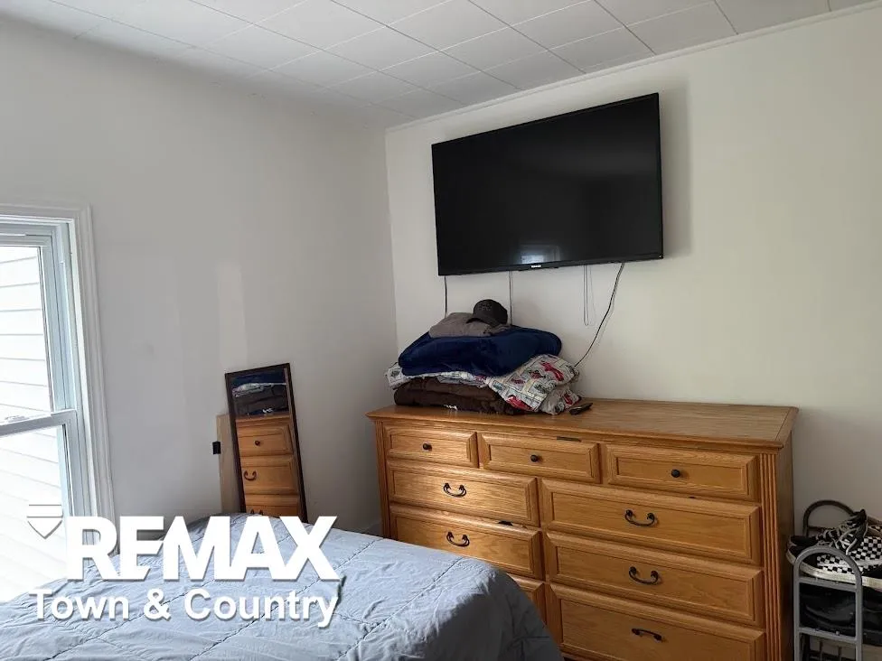 3238 Newton Road Commerce Charter Township, MI 48382