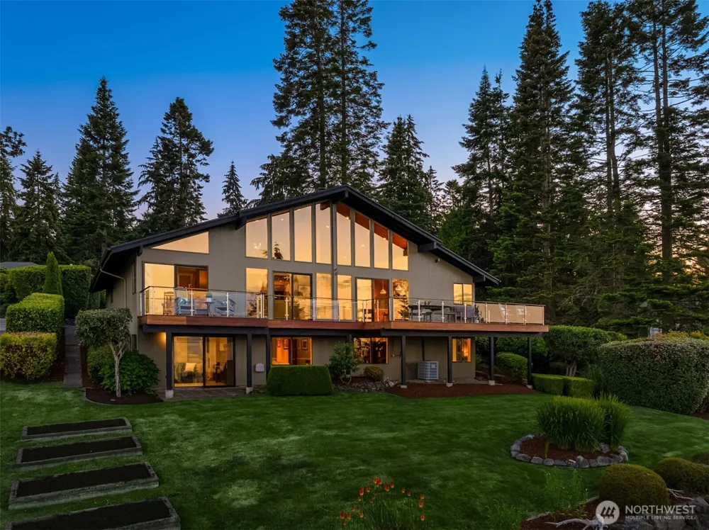 10793 NE Bill Point Drive Bainbridge Island, WA 98110