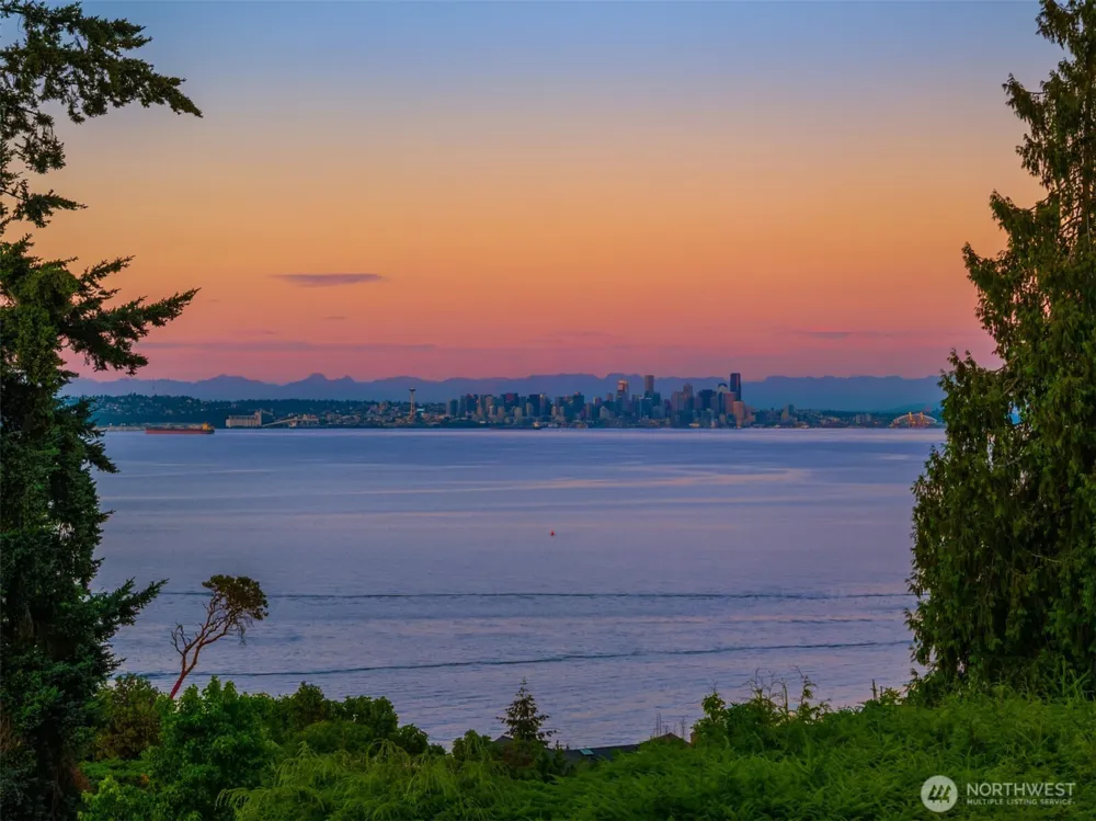 10793 NE Bill Point Drive Bainbridge Island, WA 98110