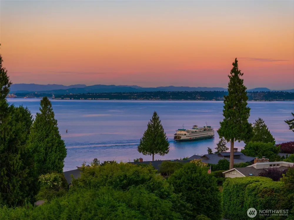 10793 NE Bill Point Drive Bainbridge Island, WA 98110