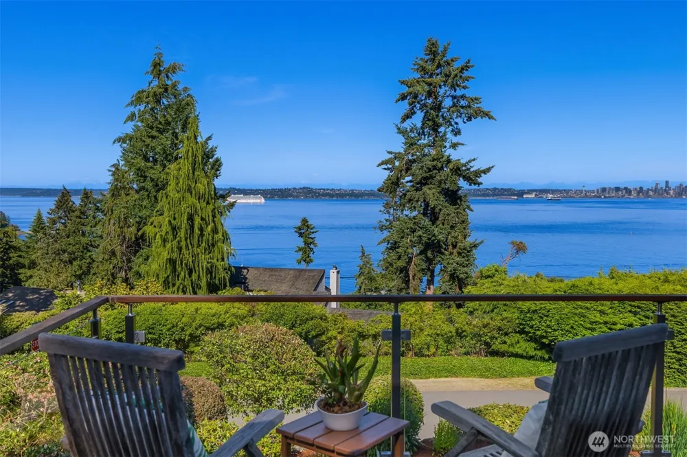 10793 NE Bill Point Drive Bainbridge Island, WA 98110