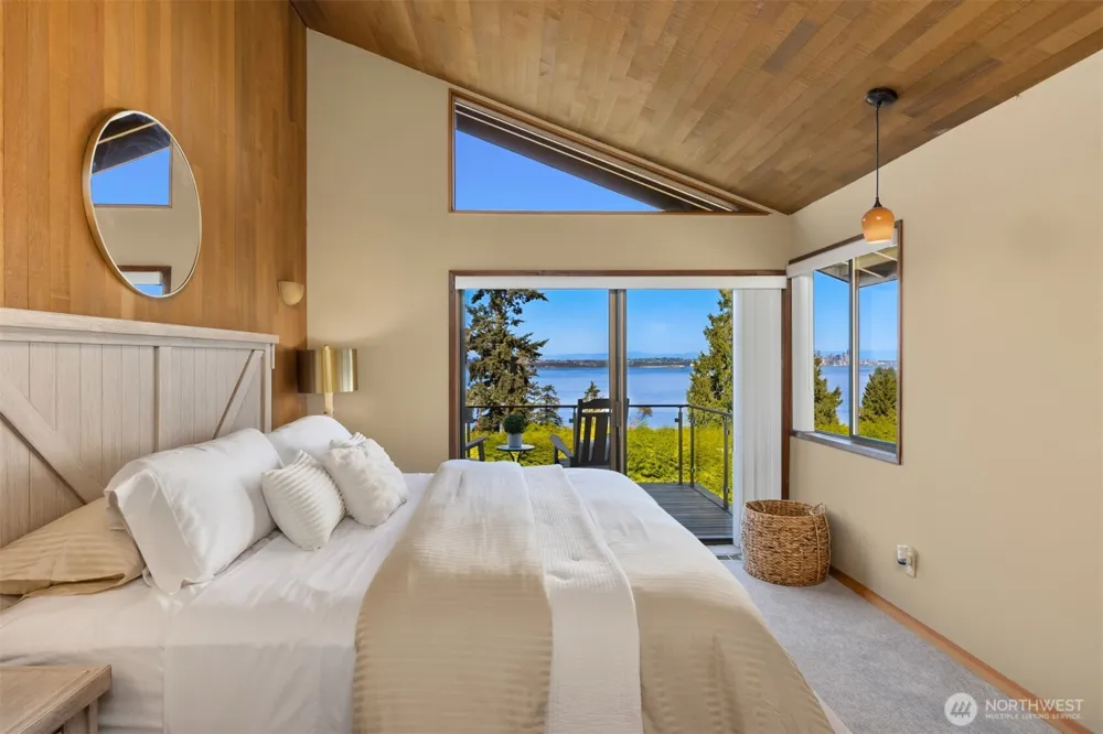 10793 NE Bill Point Drive Bainbridge Island, WA 98110
