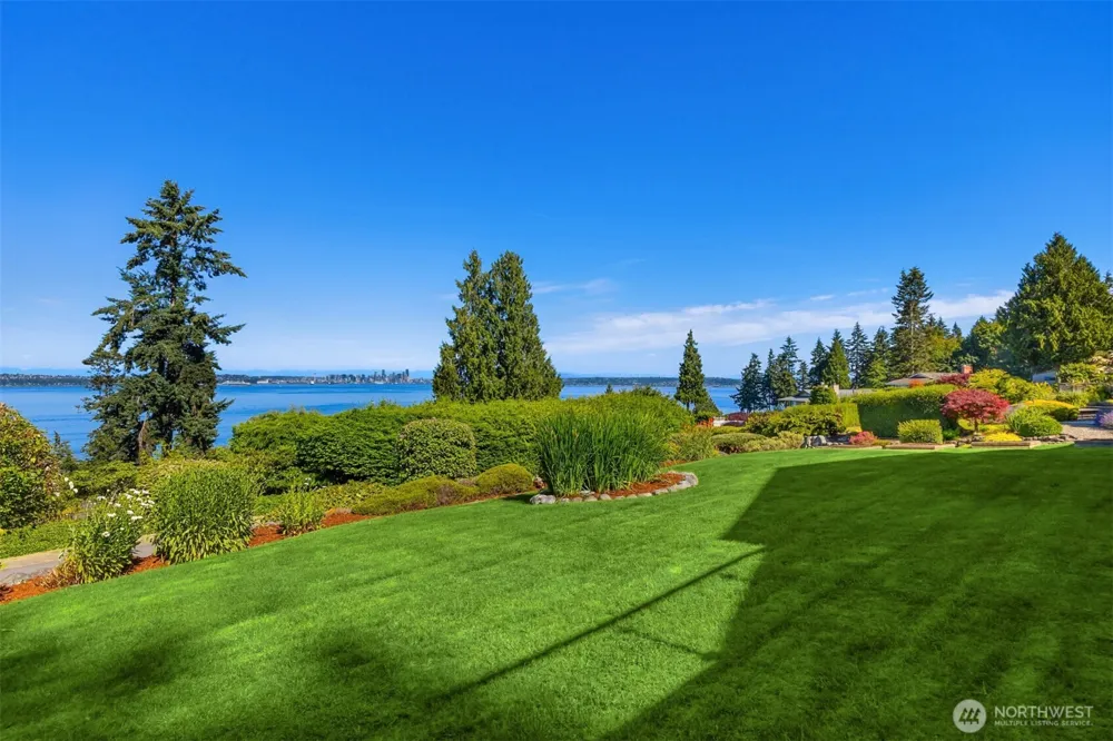 10793 NE Bill Point Drive Bainbridge Island, WA 98110