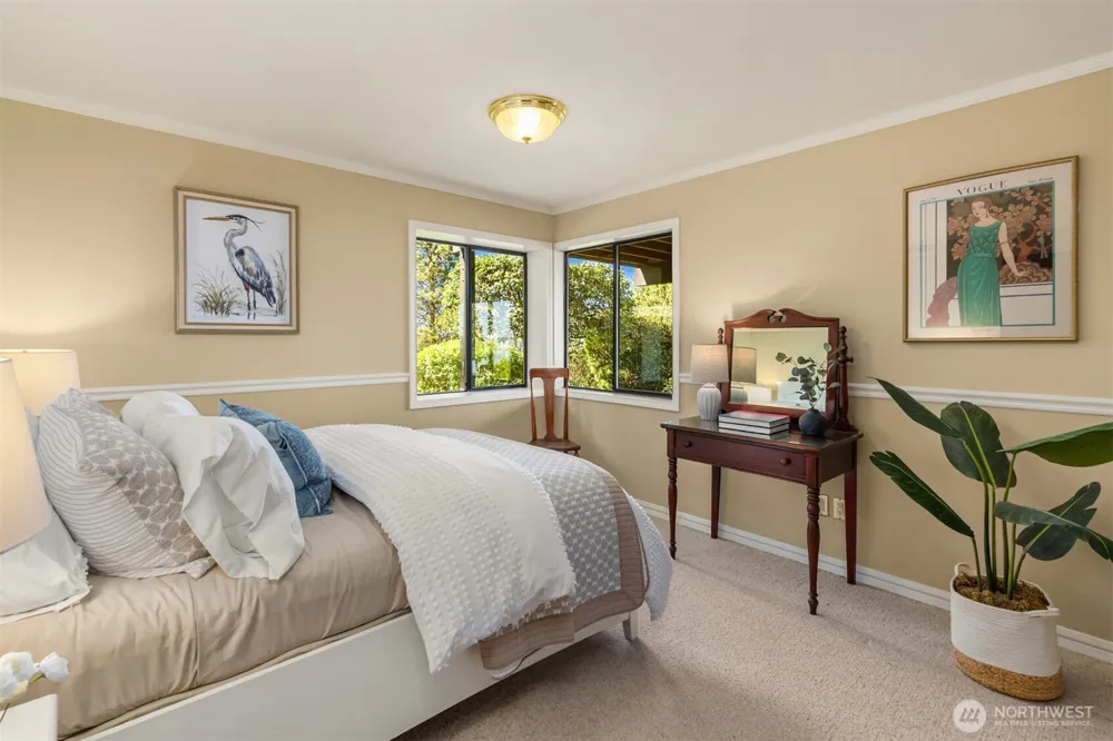 10793 NE Bill Point Drive Bainbridge Island, WA 98110