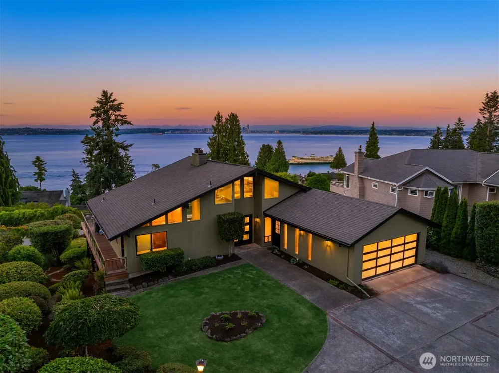 10793 NE Bill Point Drive Bainbridge Island, WA 98110