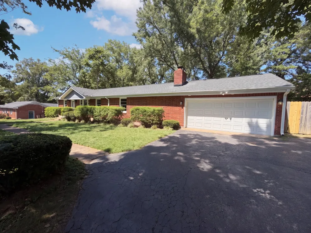 220 Haywood Ln Nashville, TN 37211