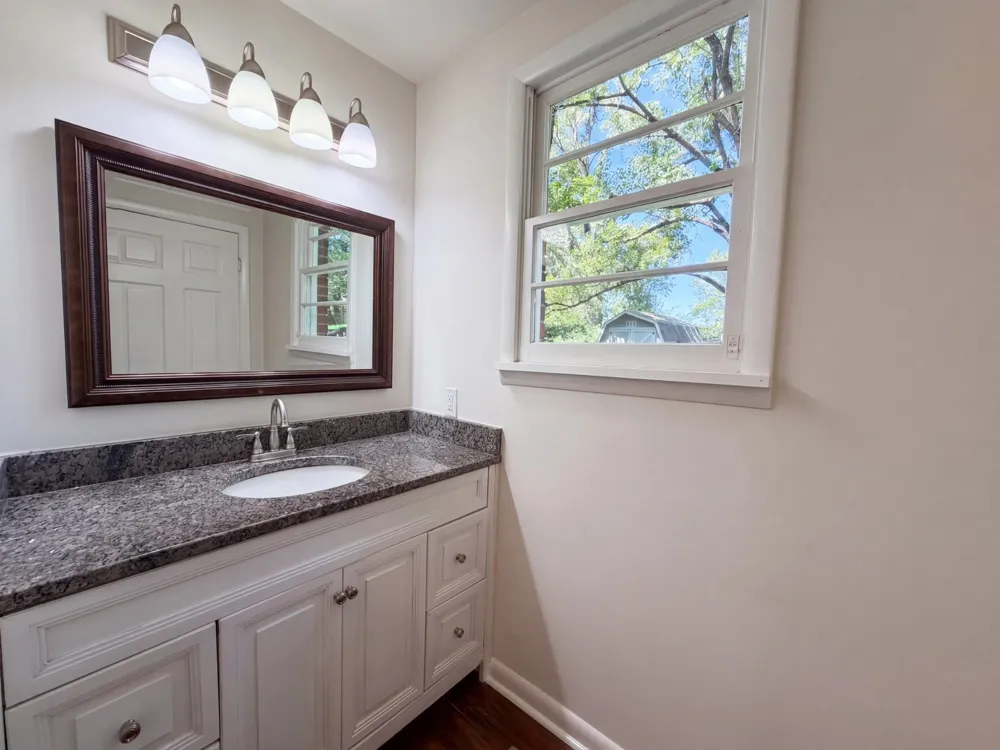 220 Haywood Ln Nashville, TN 37211