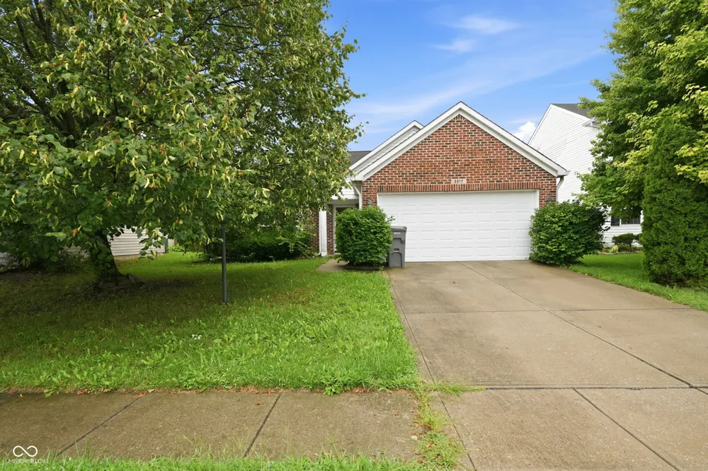 3217 Creekshore Drive Indianapolis, IN 46268