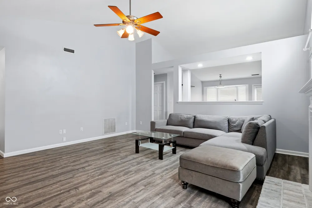 3217 Creekshore Drive Indianapolis, IN 46268