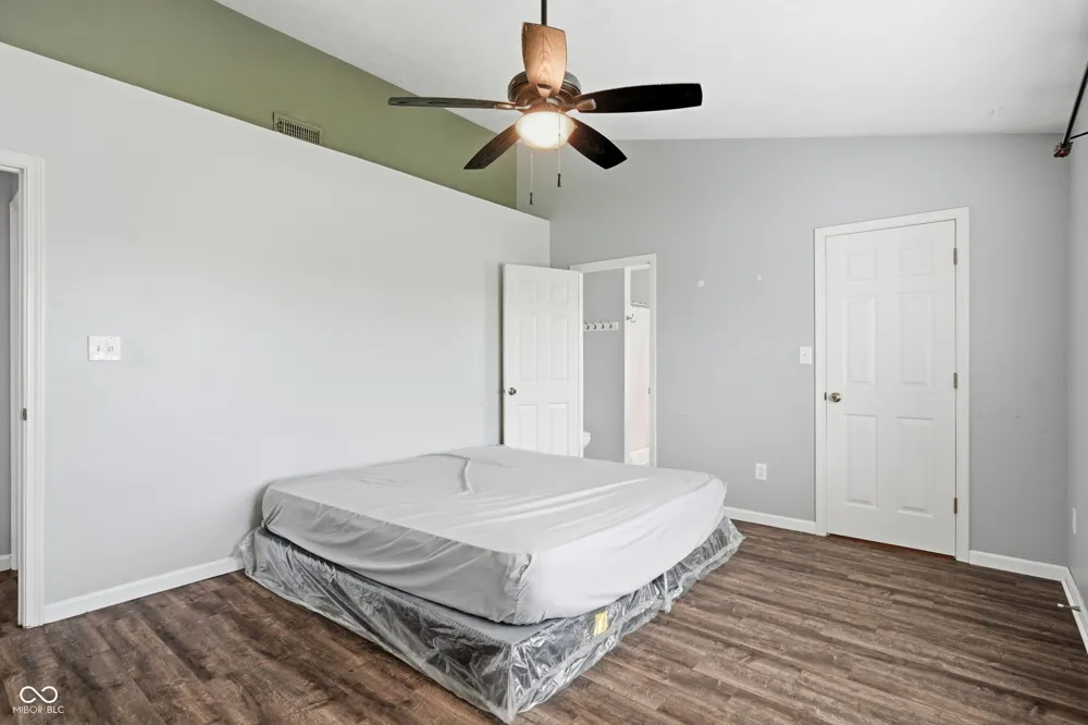 3217 Creekshore Drive Indianapolis, IN 46268