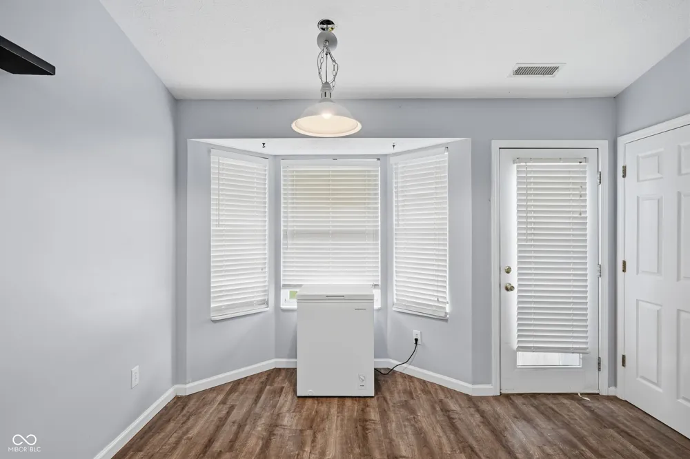 3217 Creekshore Drive Indianapolis, IN 46268