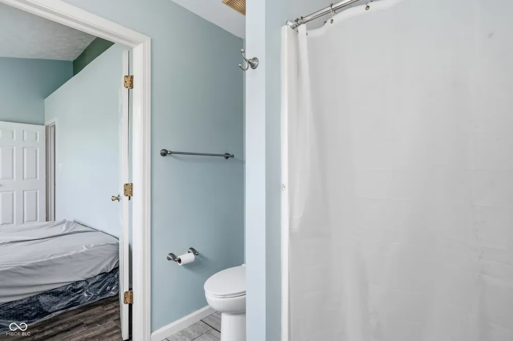 3217 Creekshore Drive Indianapolis, IN 46268