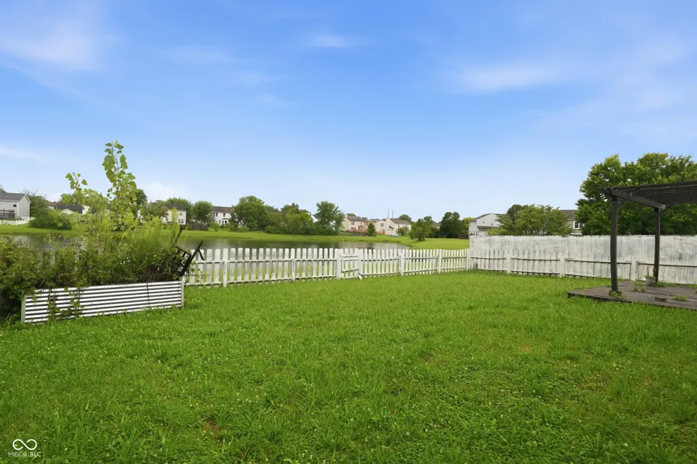3217 Creekshore Drive Indianapolis, IN 46268
