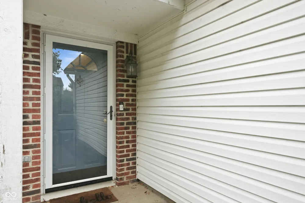 3217 Creekshore Drive Indianapolis, IN 46268