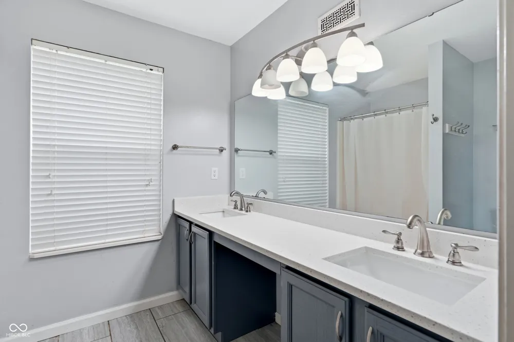 3217 Creekshore Drive Indianapolis, IN 46268
