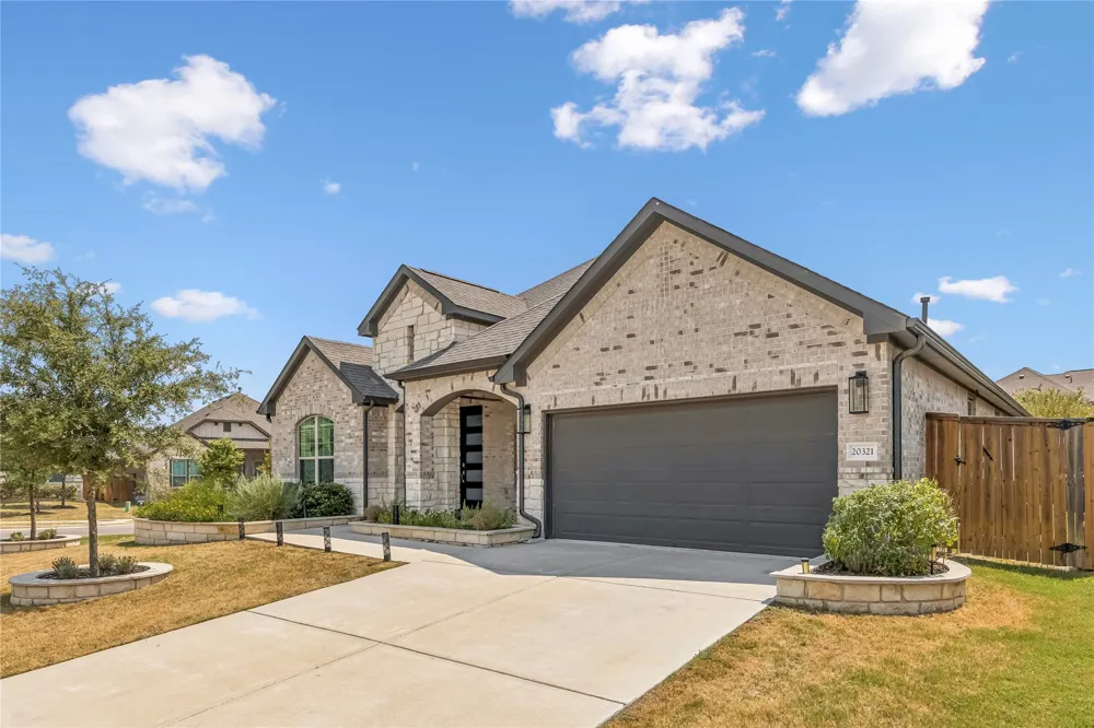 20321 Clare Island Bend Pflugerville, TX 78660