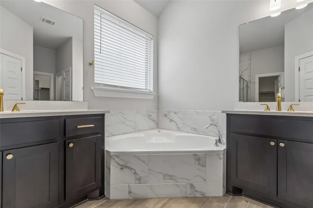 20321 Clare Island Bend Pflugerville, TX 78660