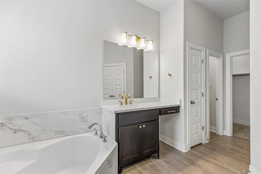 20321 Clare Island Bend Pflugerville, TX 78660