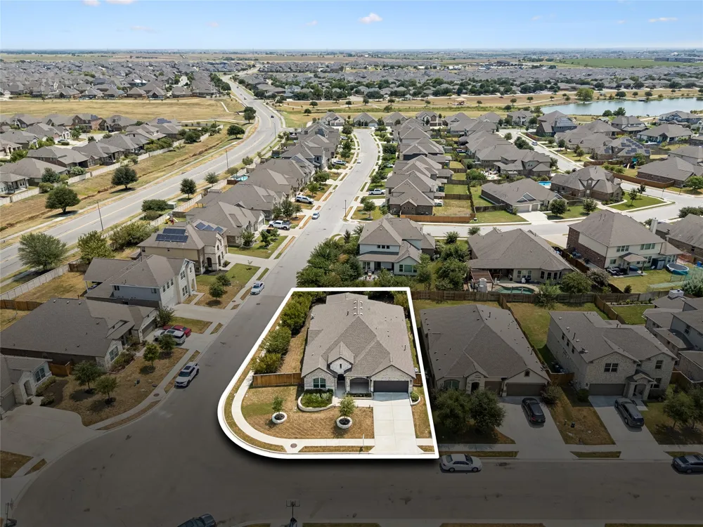 20321 Clare Island Bend Pflugerville, TX 78660