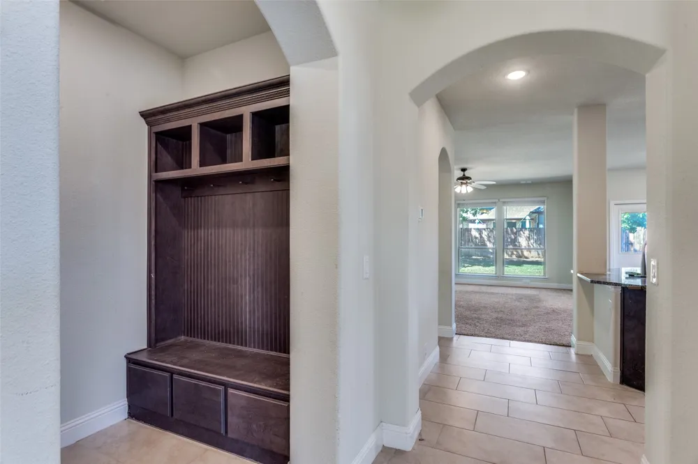 1029 Palo Oaks Drive Burleson, TX 76028