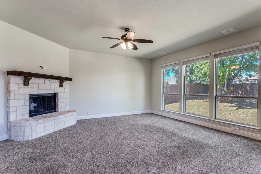 1029 Palo Oaks Drive Burleson, TX 76028