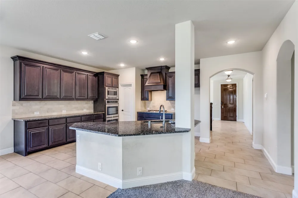 1029 Palo Oaks Drive Burleson, TX 76028