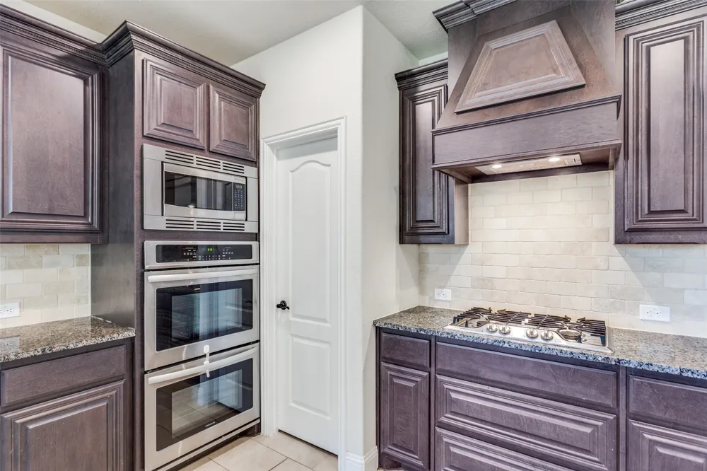 1029 Palo Oaks Drive Burleson, TX 76028