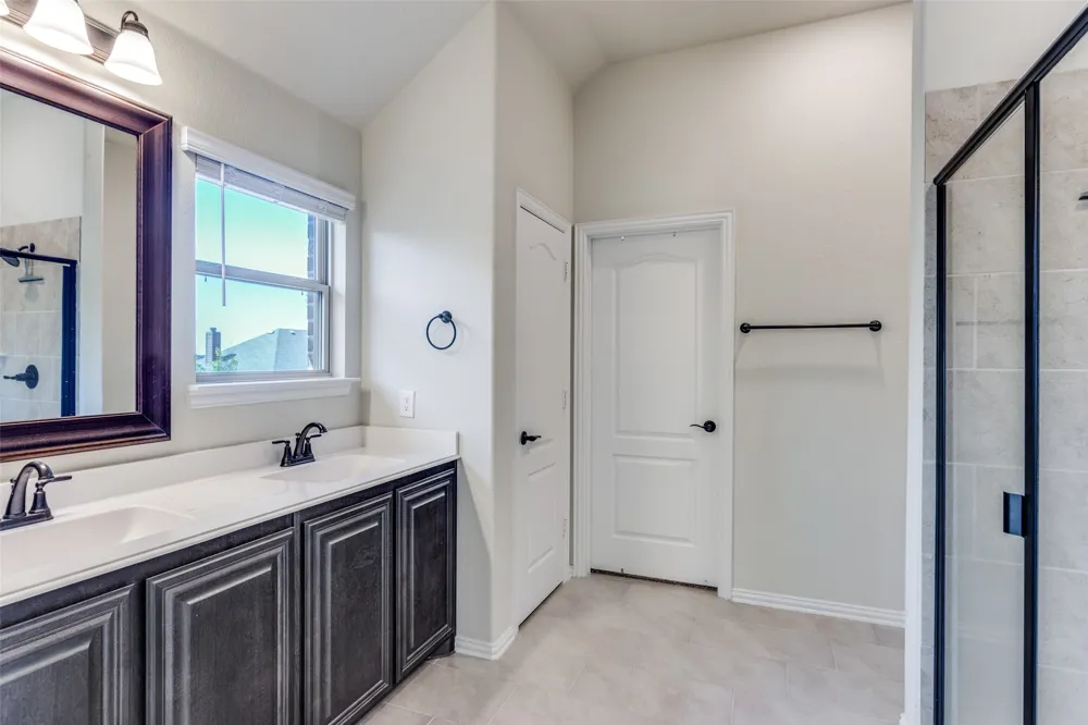 1029 Palo Oaks Drive Burleson, TX 76028