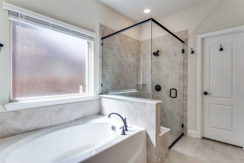 1029 Palo Oaks Drive Burleson, TX 76028
