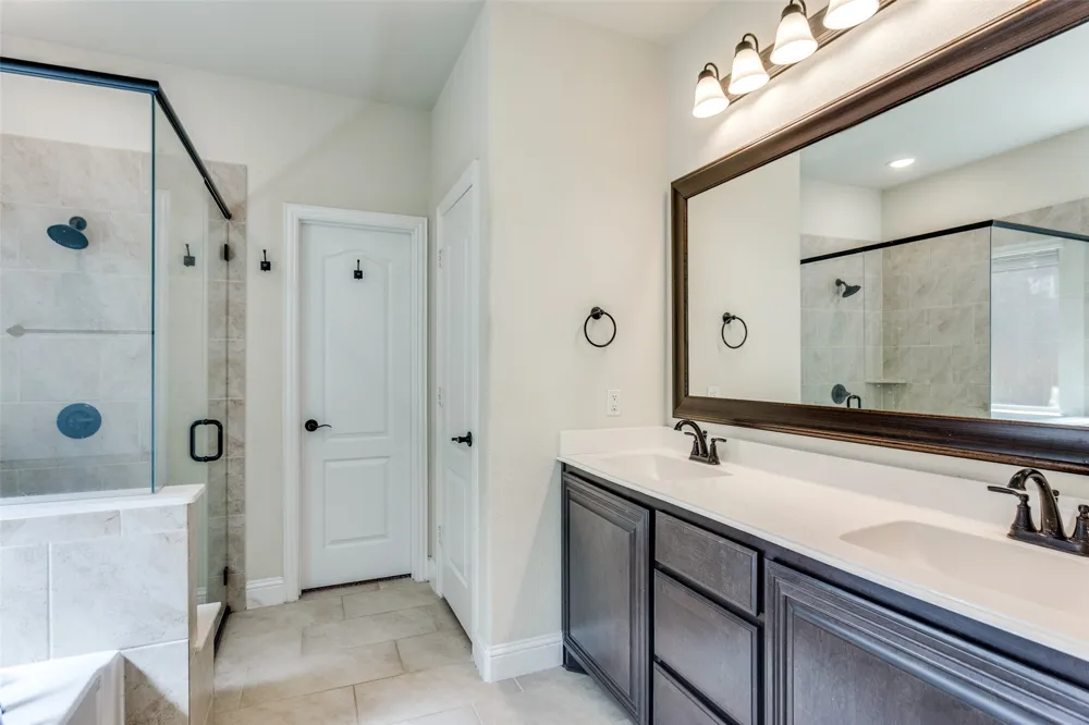 1029 Palo Oaks Drive Burleson, TX 76028