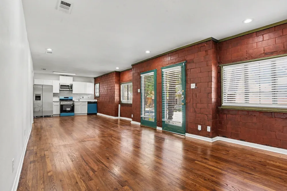 405 Prairie Dallas, TX 75246