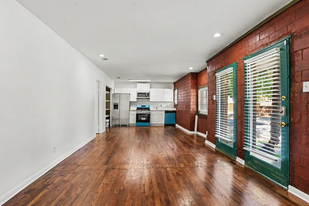 405 Prairie Dallas, TX 75246