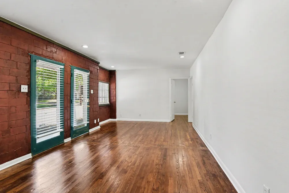 405 Prairie Dallas, TX 75246